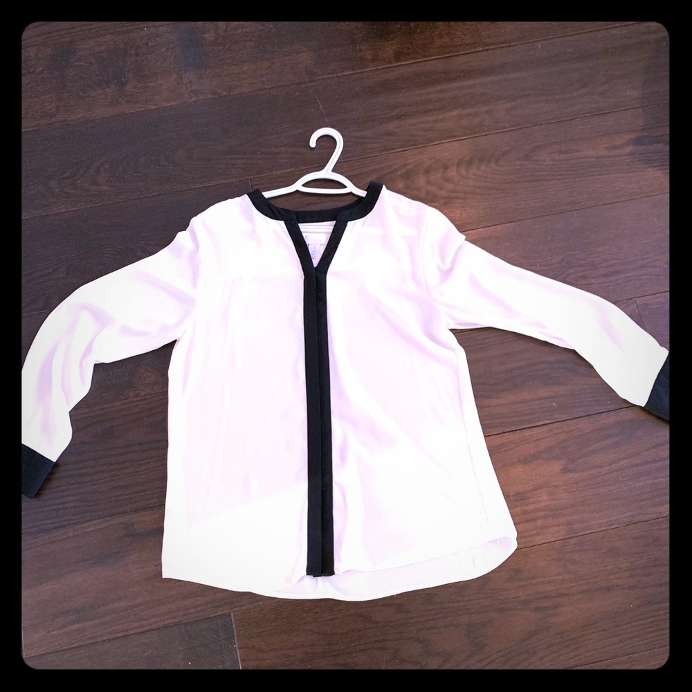 Chico’s black and white blouse